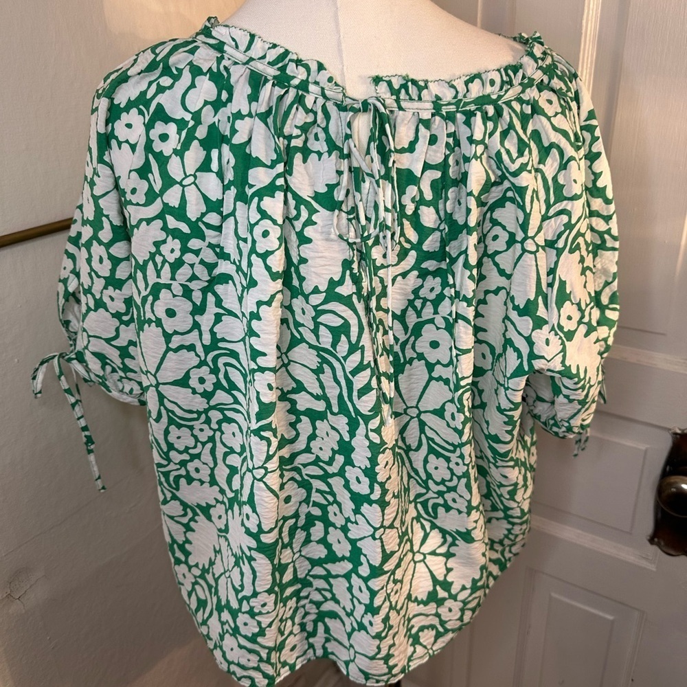 Loft Floral Tie Cuff Blouse Size Medium NWOT - Picture 3 of 7